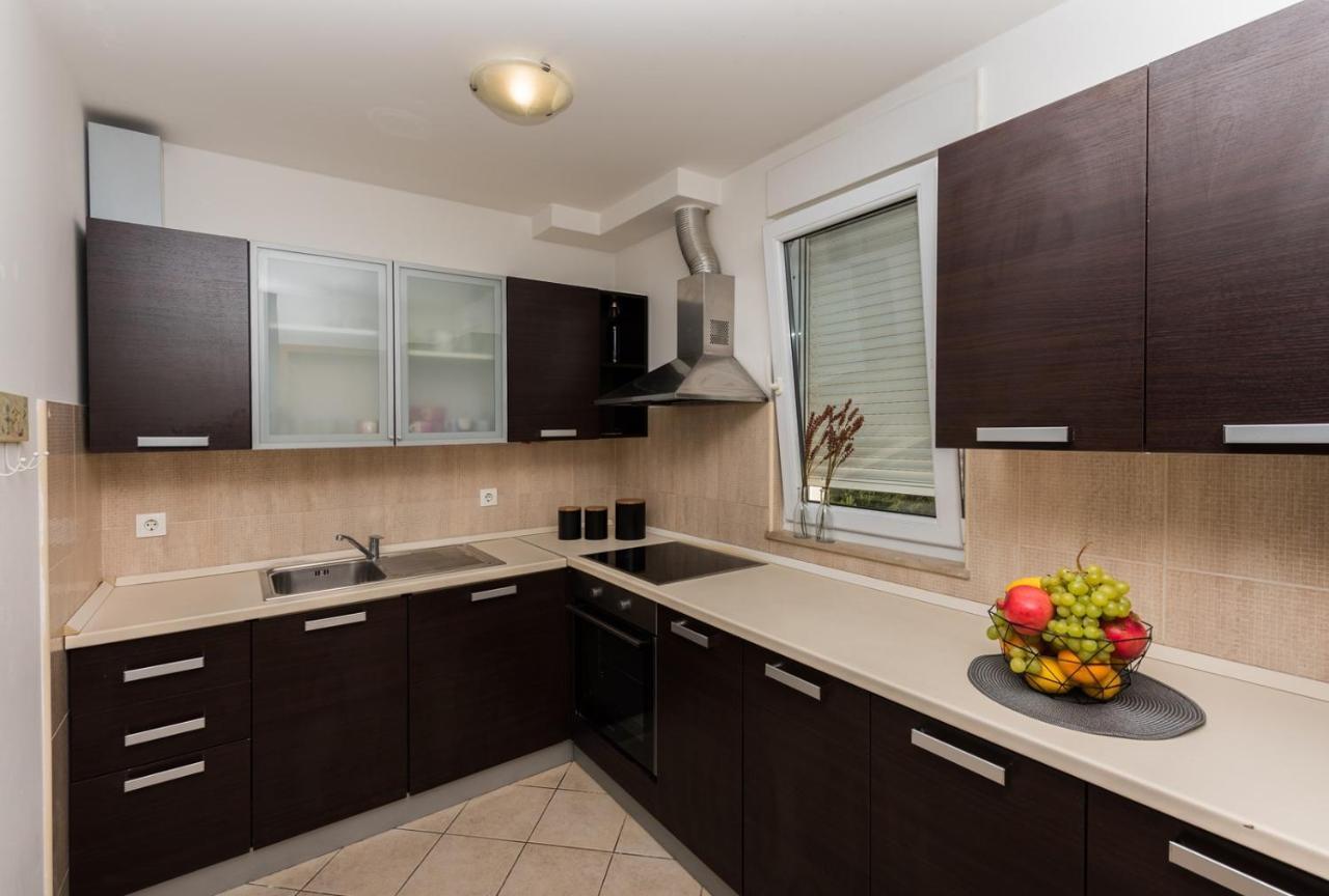 Apartment Sea View In Makarska, Free Parking Eksteriør billede
